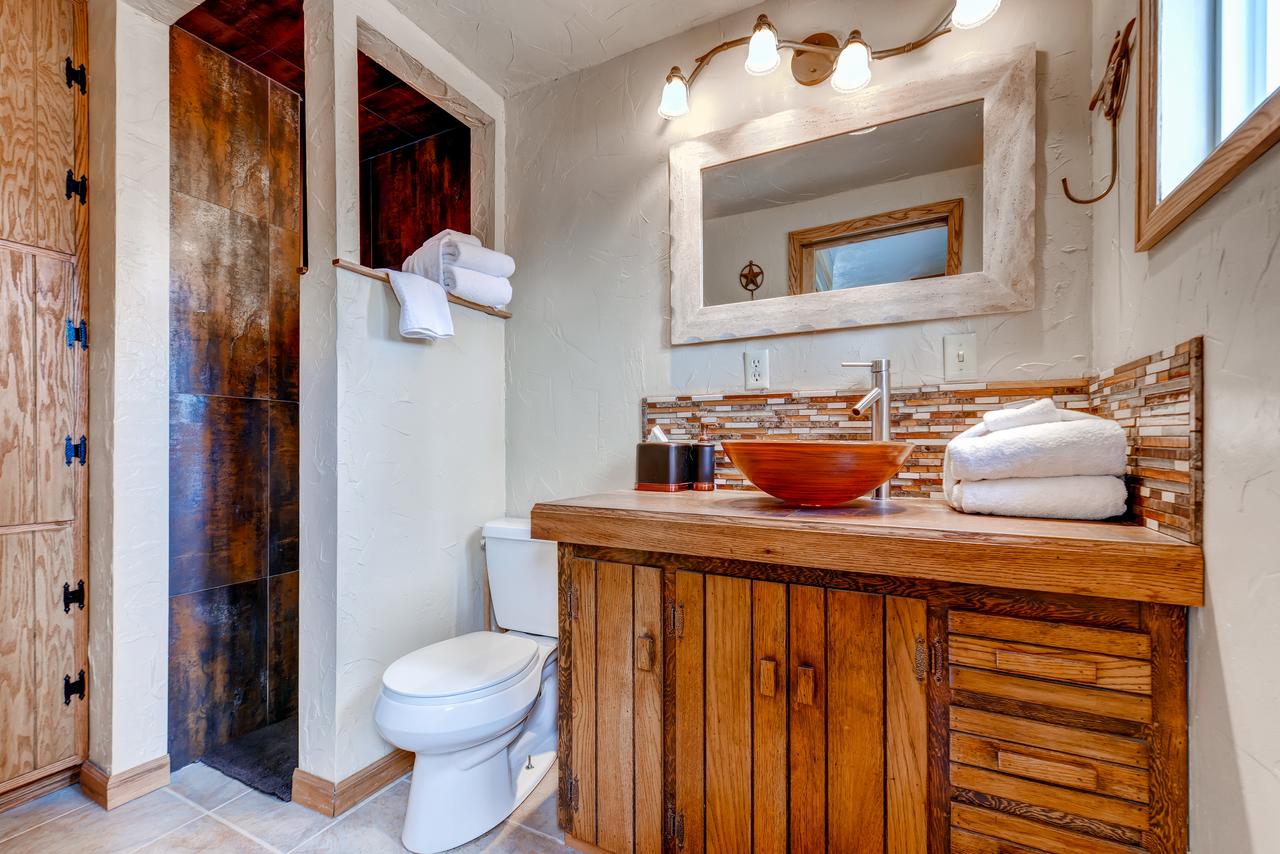 Two-Bedroom Cabin With Loft In Frisco - thumb 34