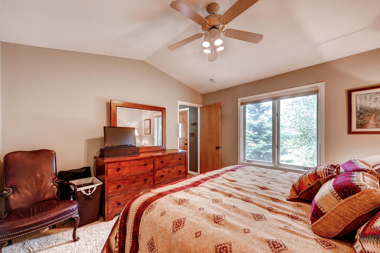 Three-Bedroom Pitkin Townhome - thumb 8