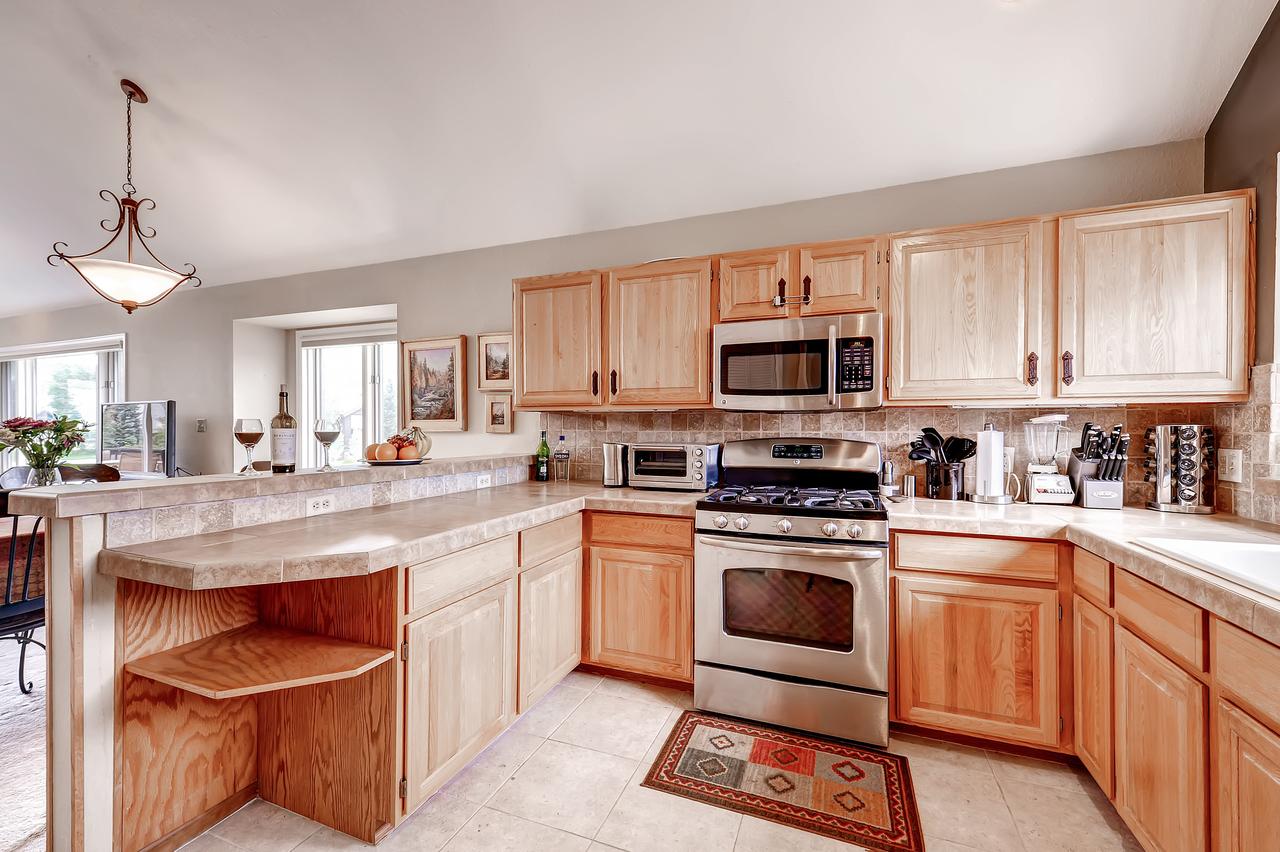Three-Bedroom Pitkin Townhome - thumb 4