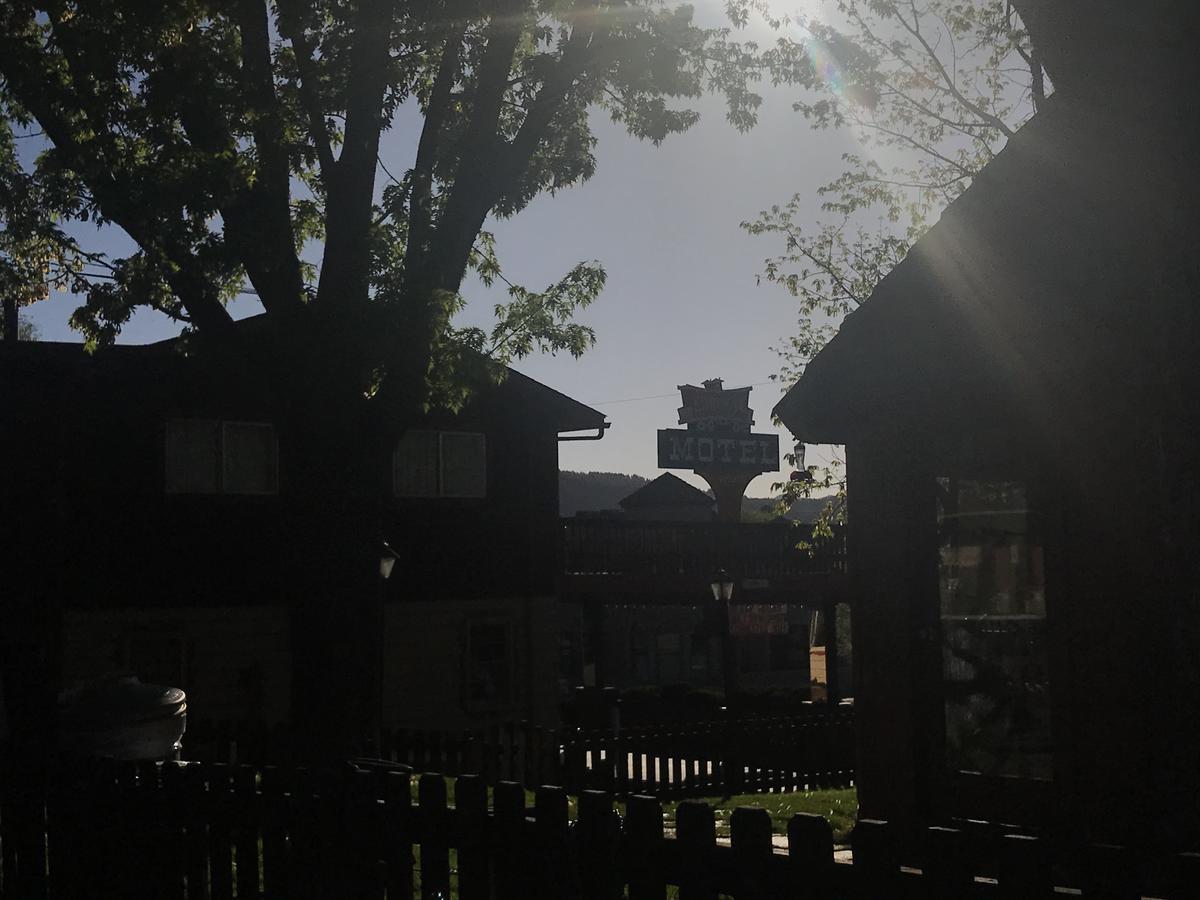Caboose Motel & Gift Shop - thumb 11