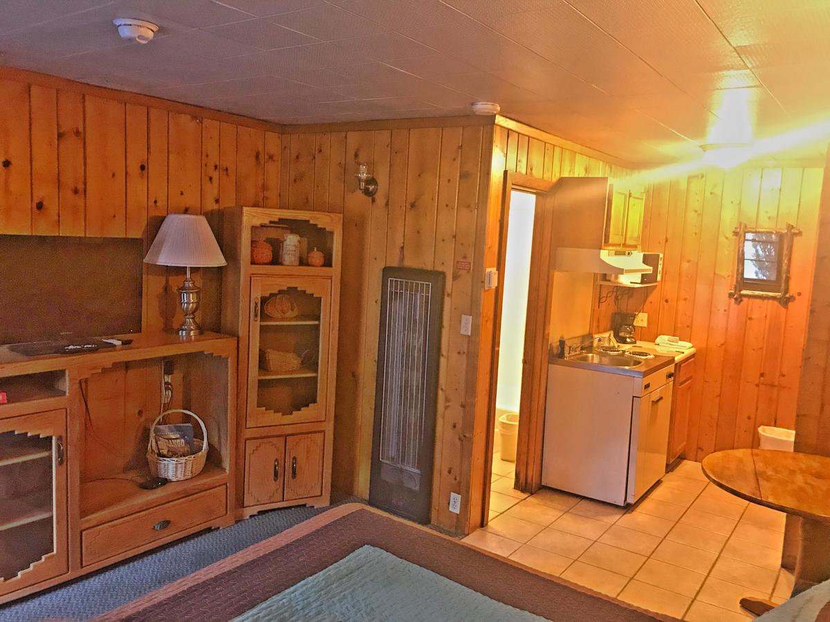 Caboose Motel & Gift Shop - thumb 17