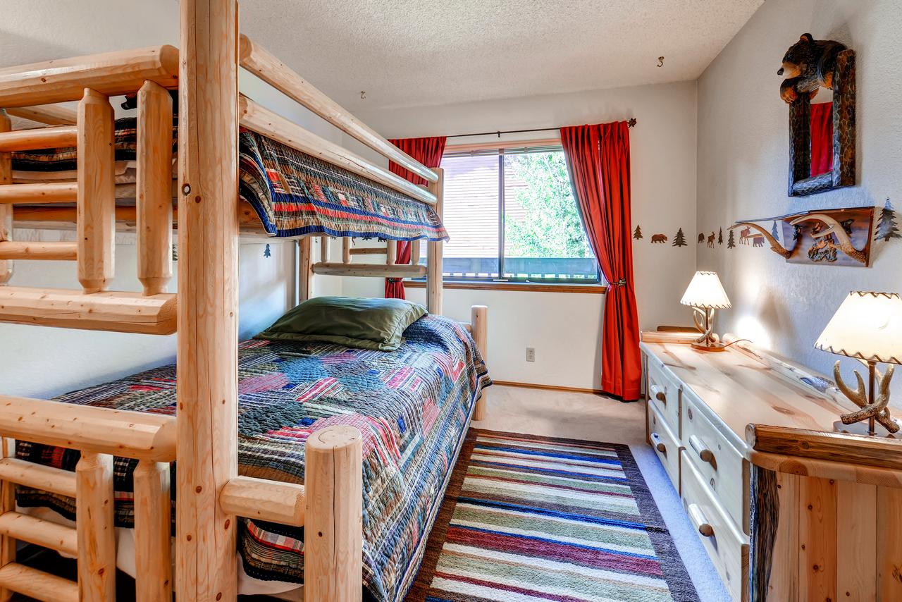 Two-Bedroom Condo G136 At Mountainside - thumb 12
