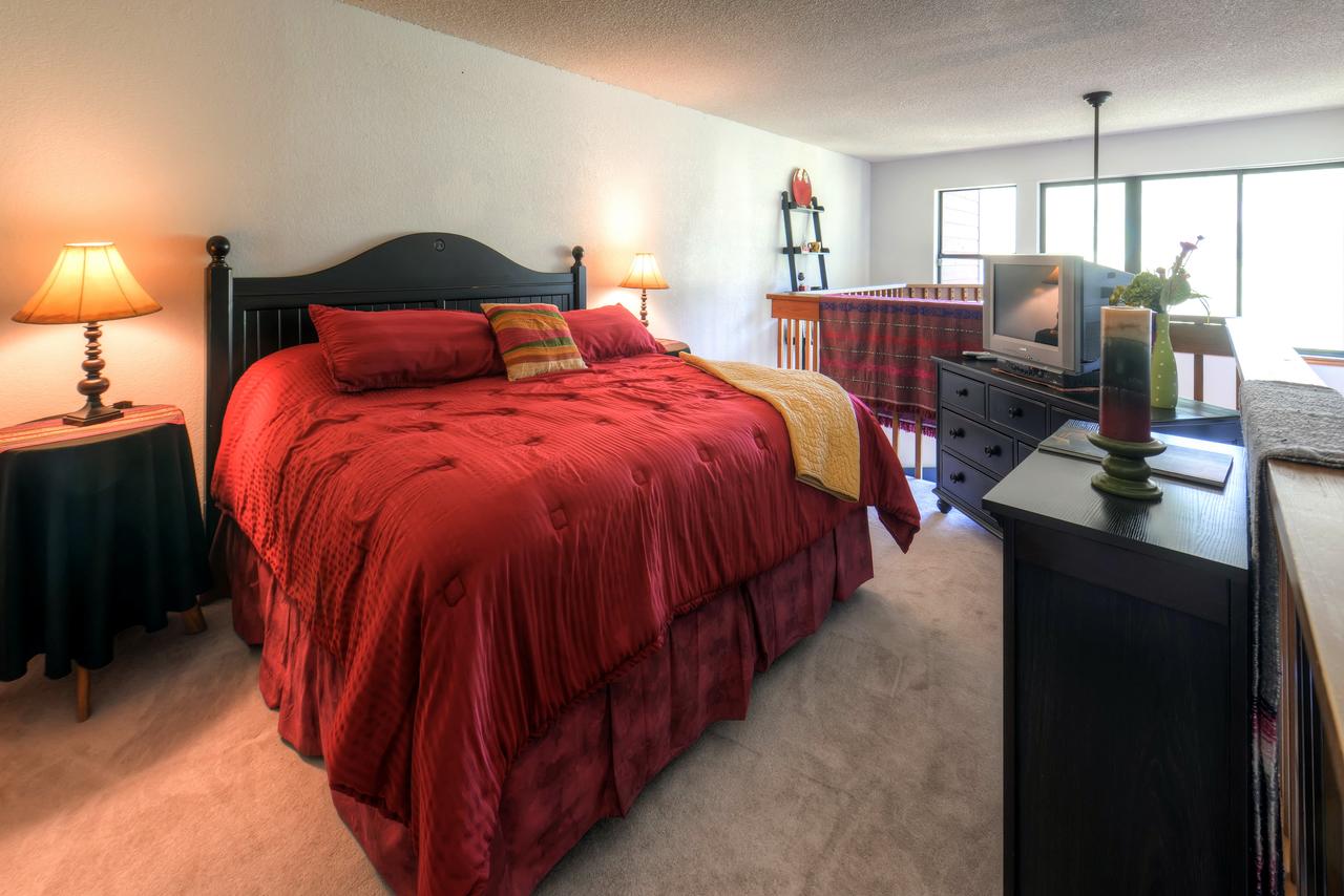 Two-Bedroom Condo G136 At Mountainside - thumb 9