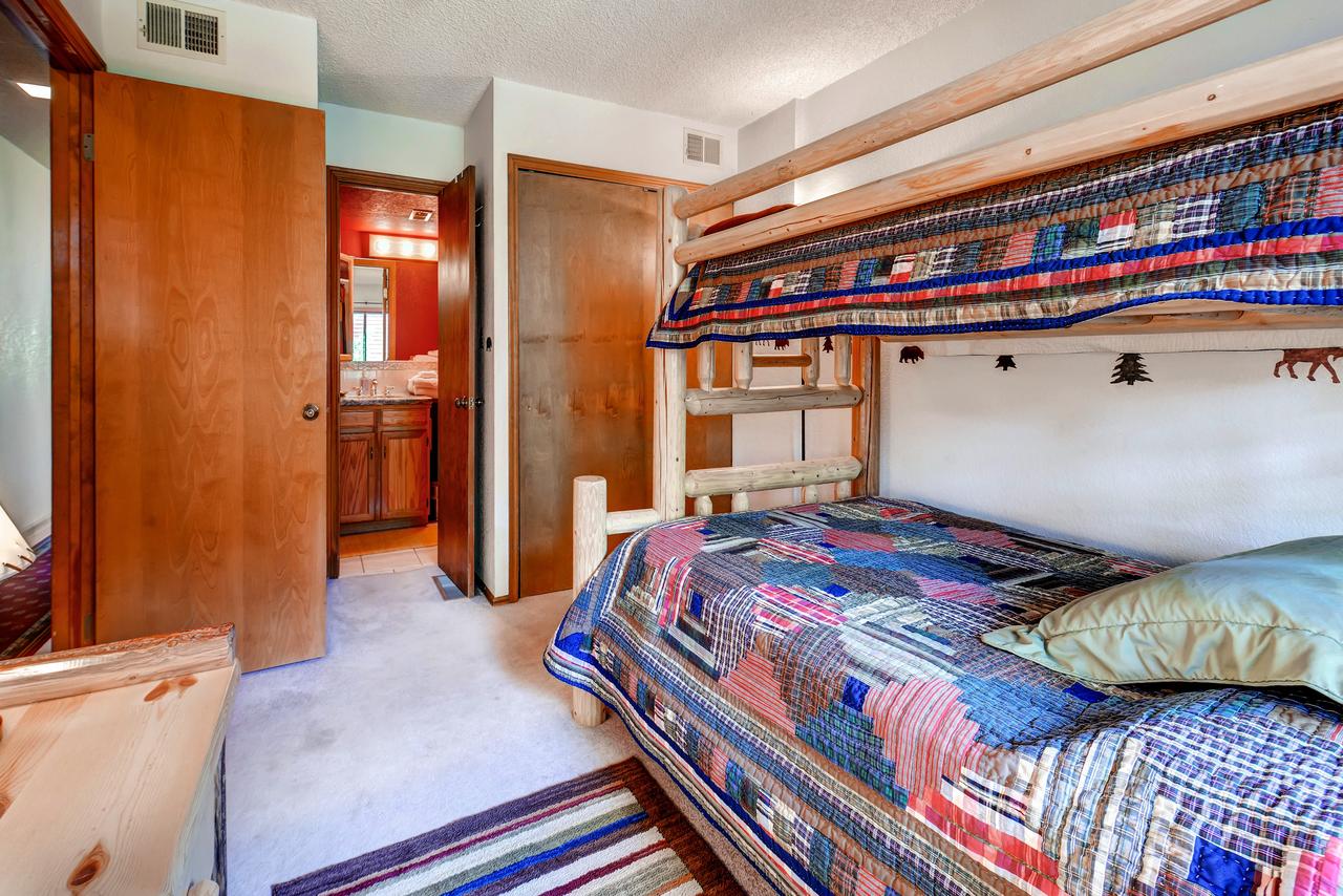 Two-Bedroom Condo G136 At Mountainside - thumb 13