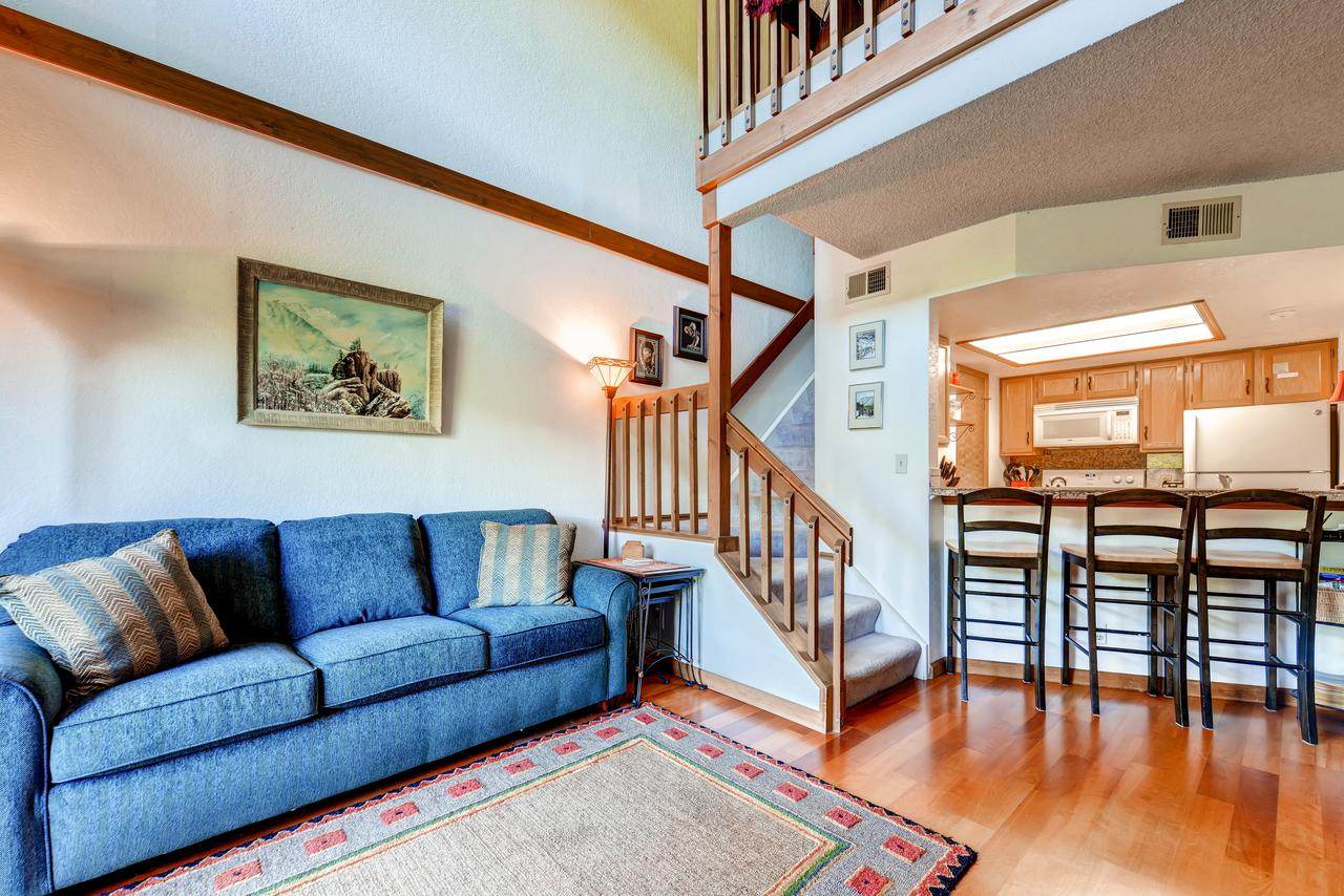 Two-Bedroom Condo G136 At Mountainside - thumb 3