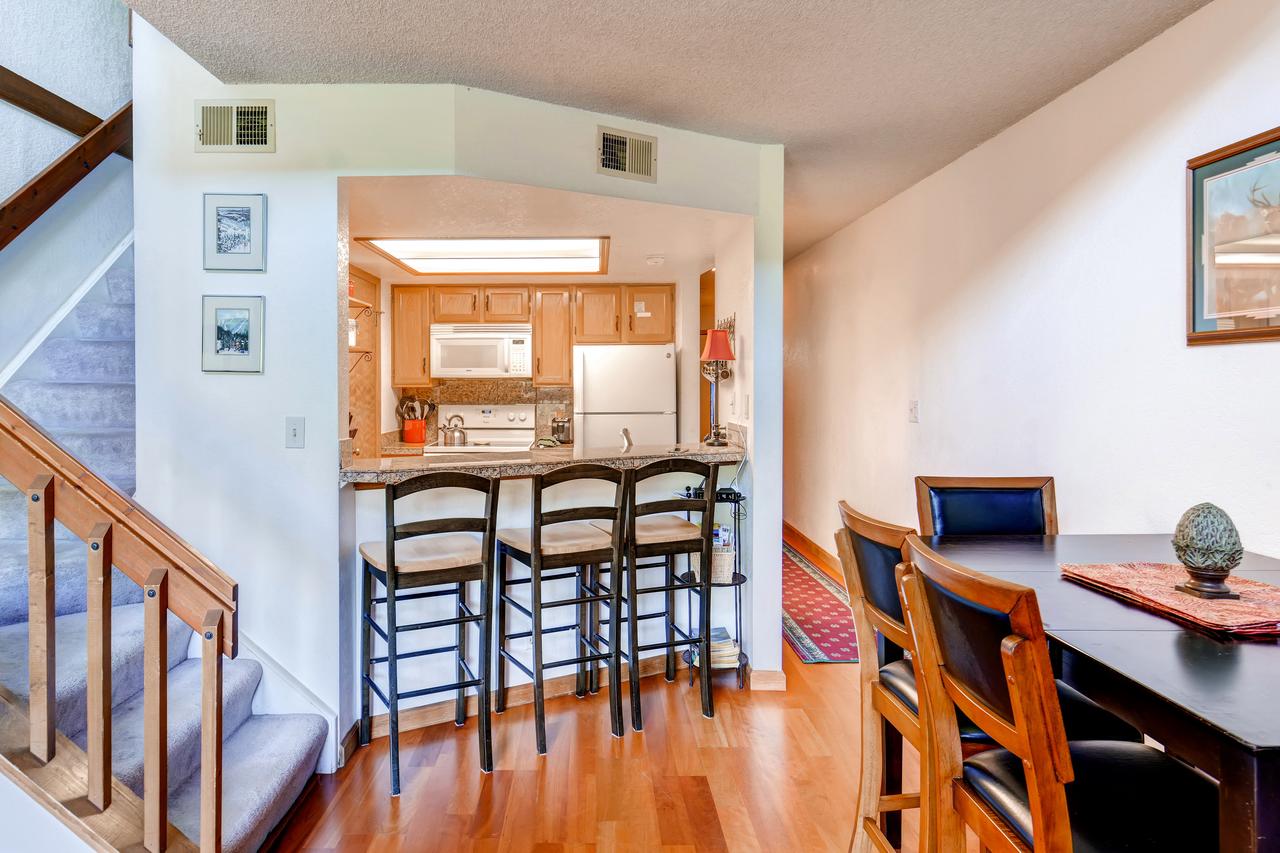 Two-Bedroom Condo G136 At Mountainside - thumb 6