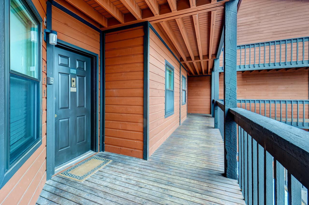 Two-Bedroom Mountainside Condo E259 - thumb 30