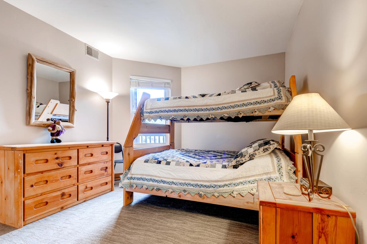 Two-Bedroom Mountainside Condo E259 - thumb 38