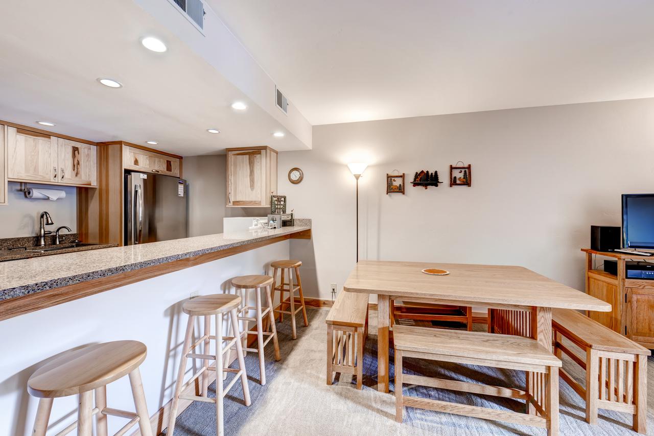 Two-Bedroom Mountainside Condo E259 - thumb 26
