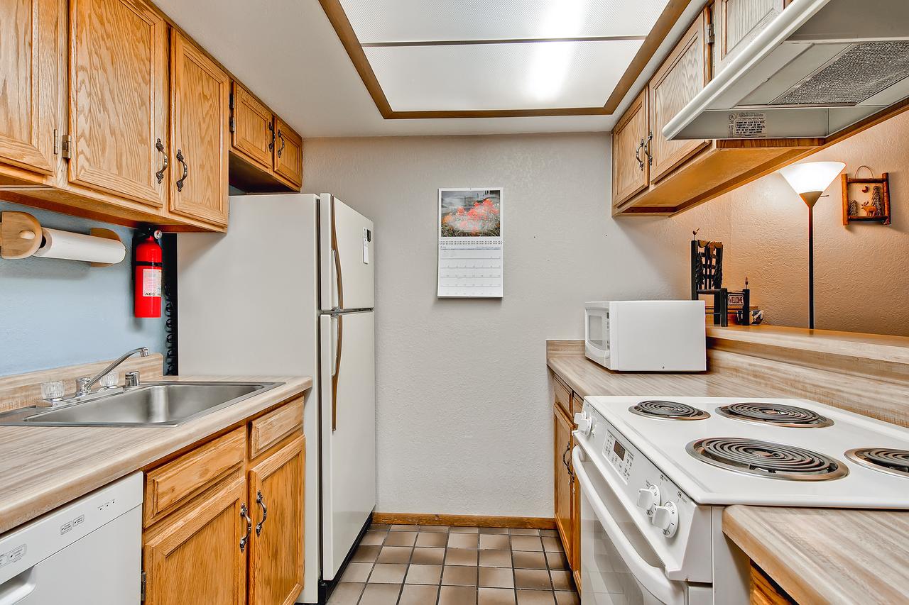 Two-Bedroom Mountainside Condo E259 - thumb 2