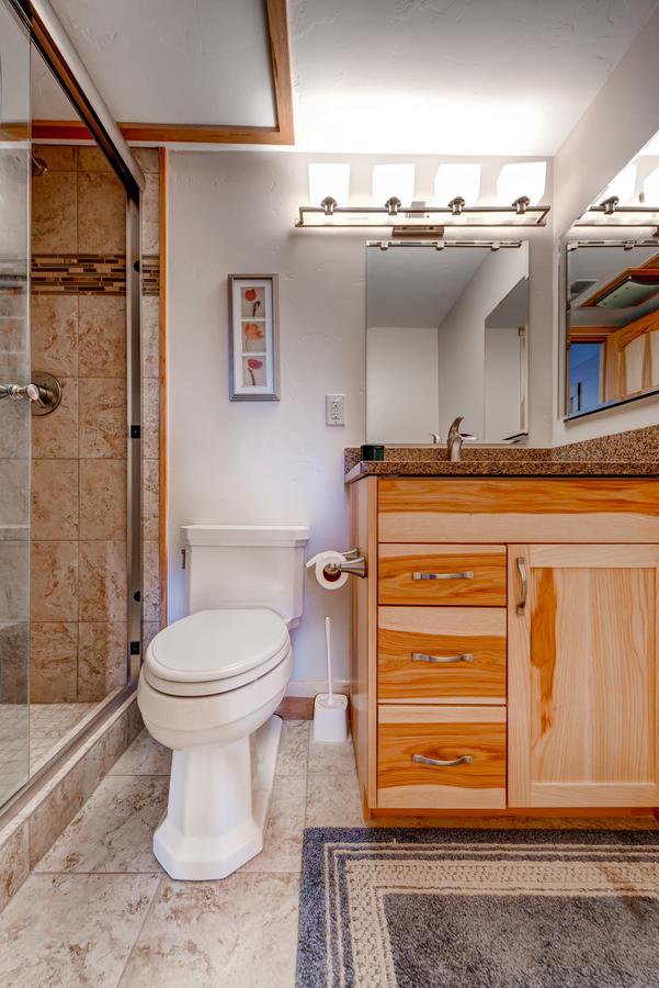 Two-Bedroom Mountainside Condo E259 - thumb 34