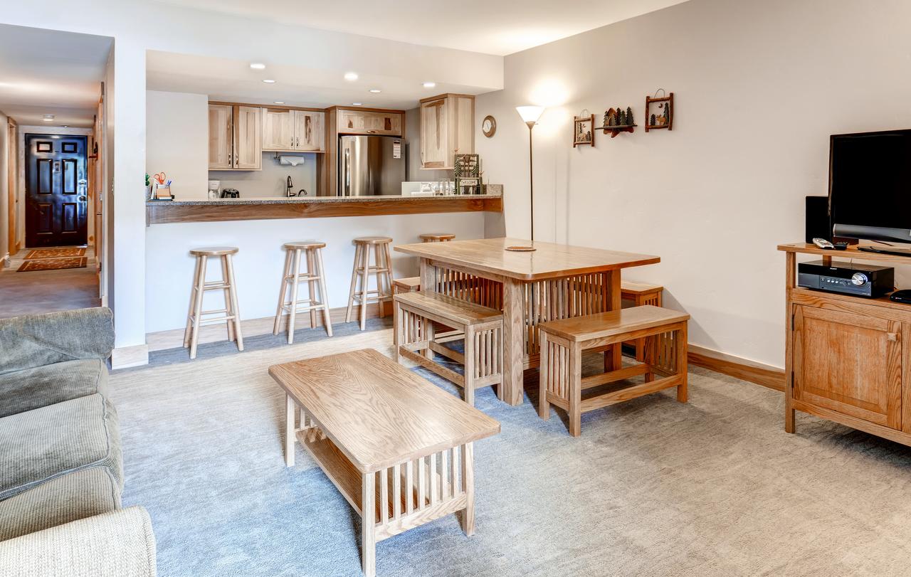 Two-Bedroom Mountainside Condo E259 - thumb 32
