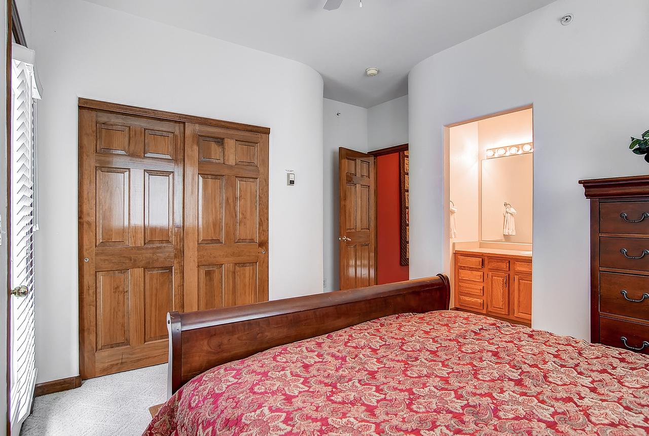 Two-Bedroom Townhome 103F At The Pointe - thumb 16
