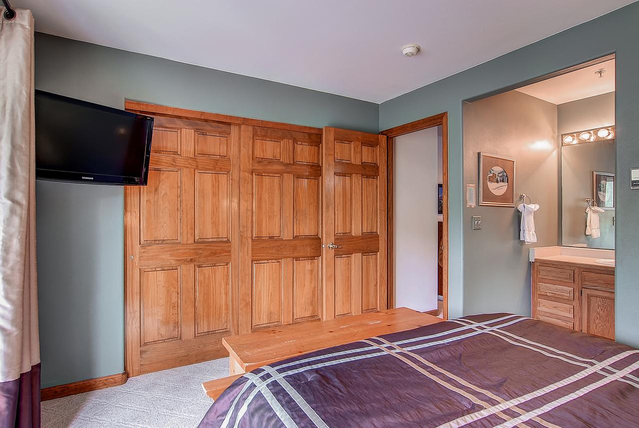 Two-Bedroom Townhome 103F At The Pointe - thumb 15