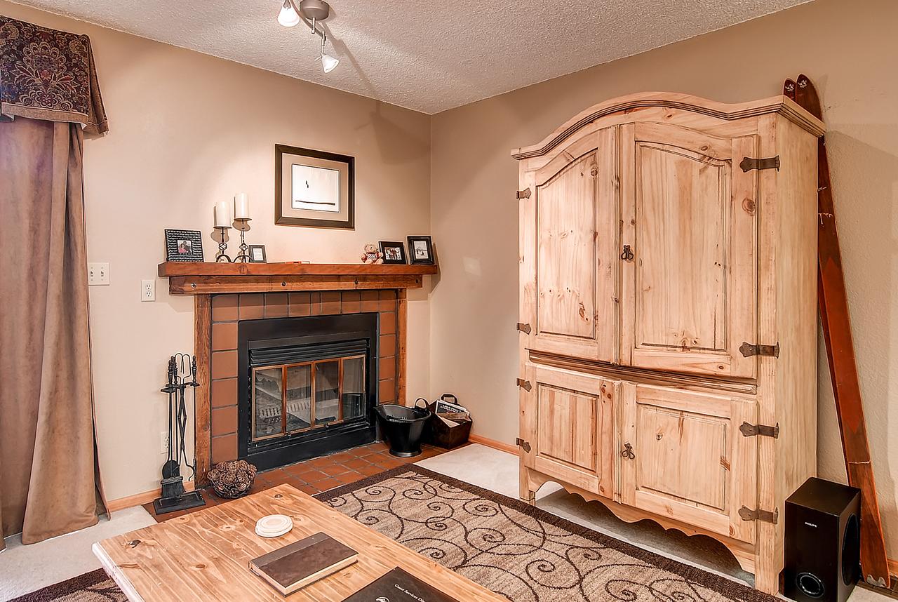 One-Bedroom Mountainside Condo A225 - thumb 12