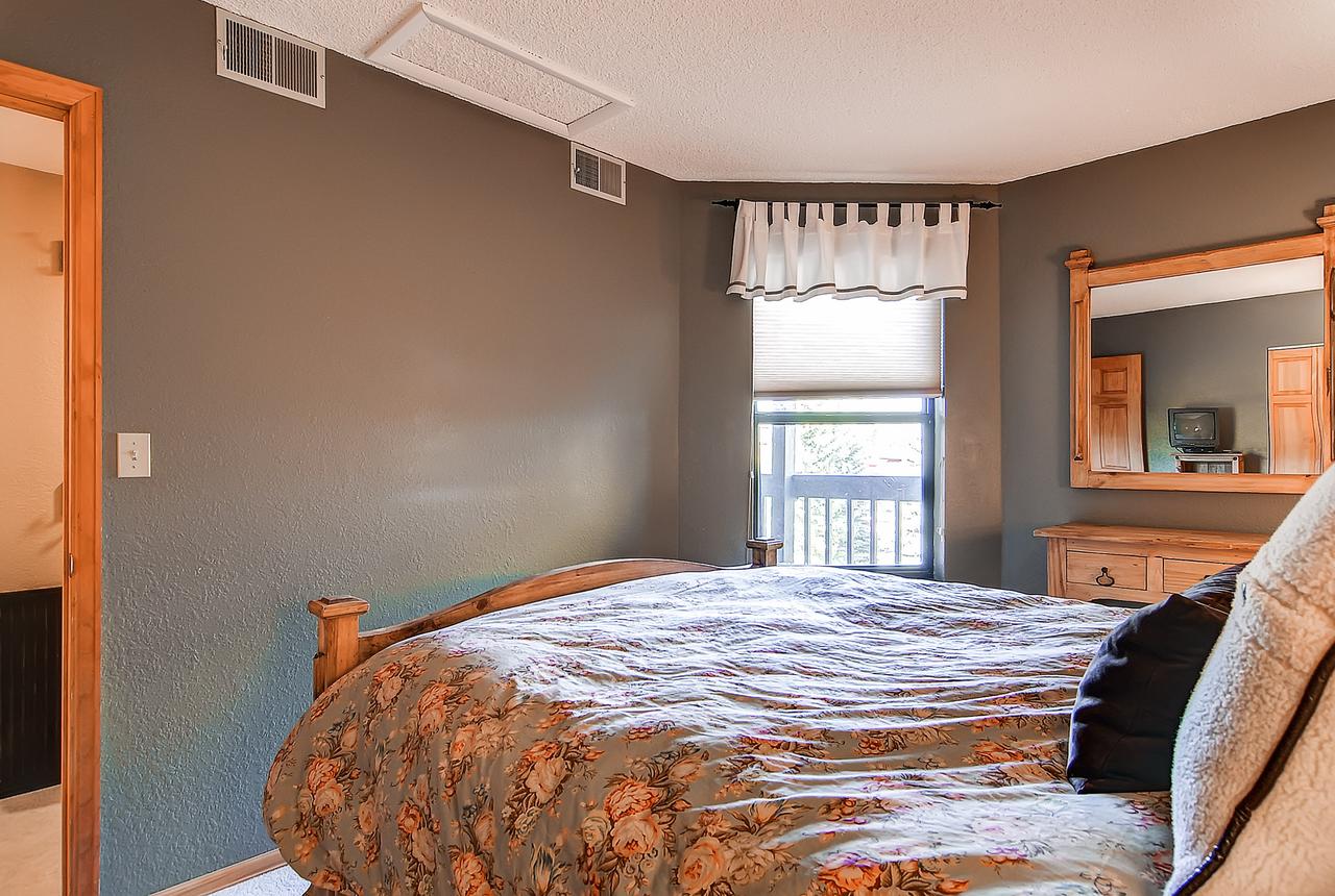 One-Bedroom Mountainside Condo A225 - thumb 19
