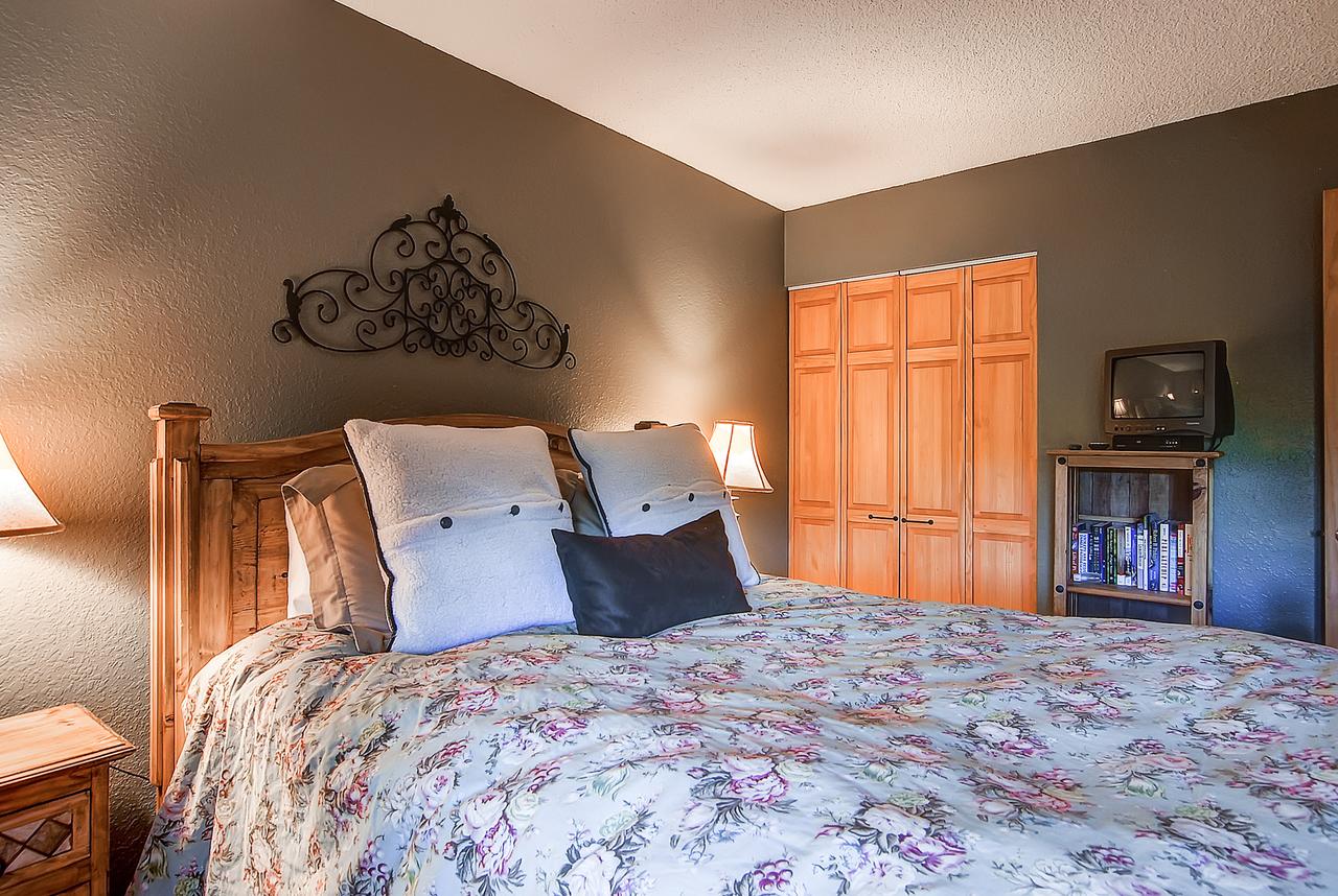 One-Bedroom Mountainside Condo A225 - thumb 22