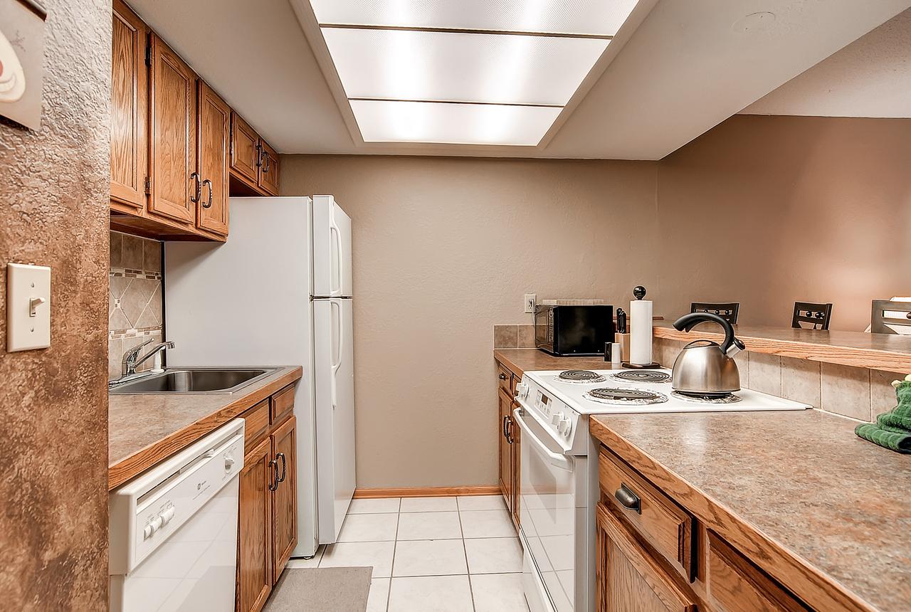 One-Bedroom Mountainside Condo A225 - thumb 8