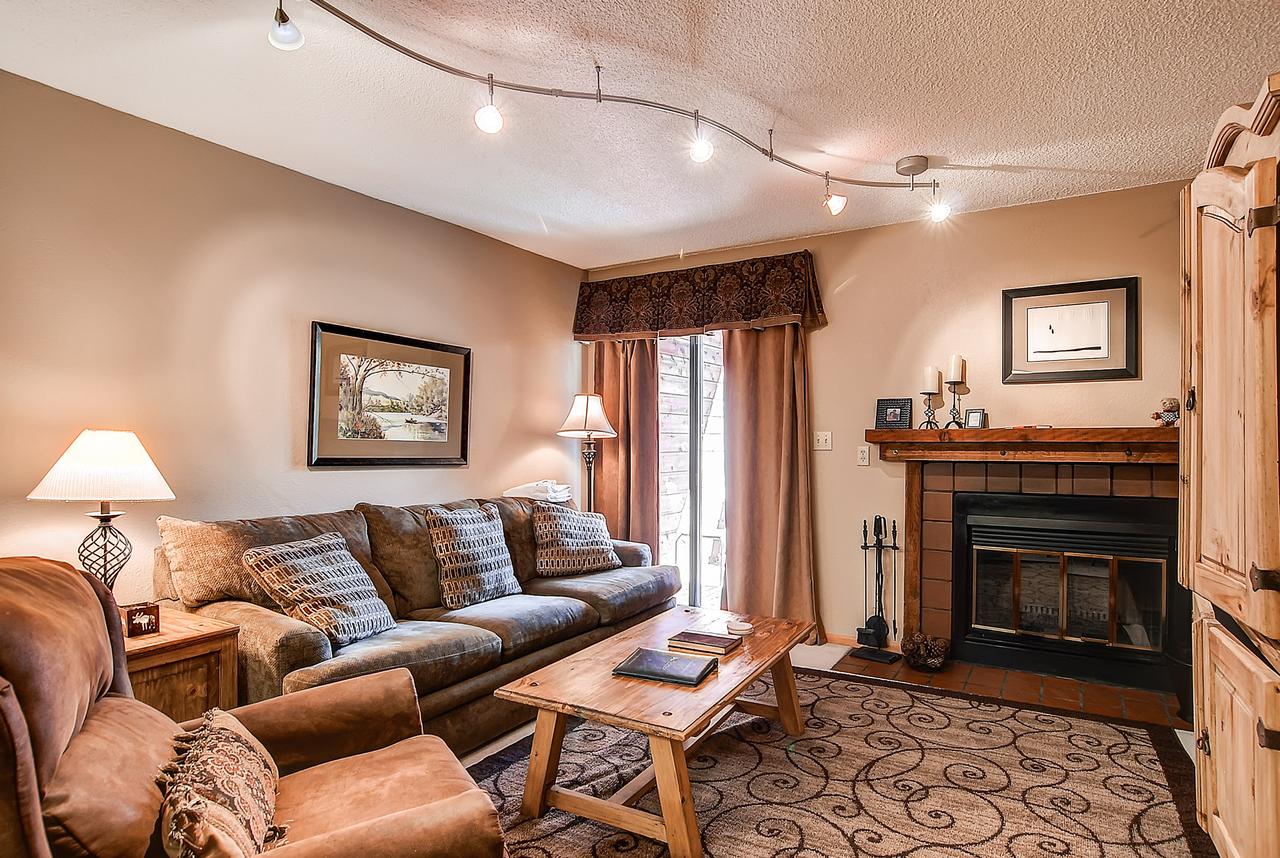 One-Bedroom Mountainside Condo A225 - thumb 2
