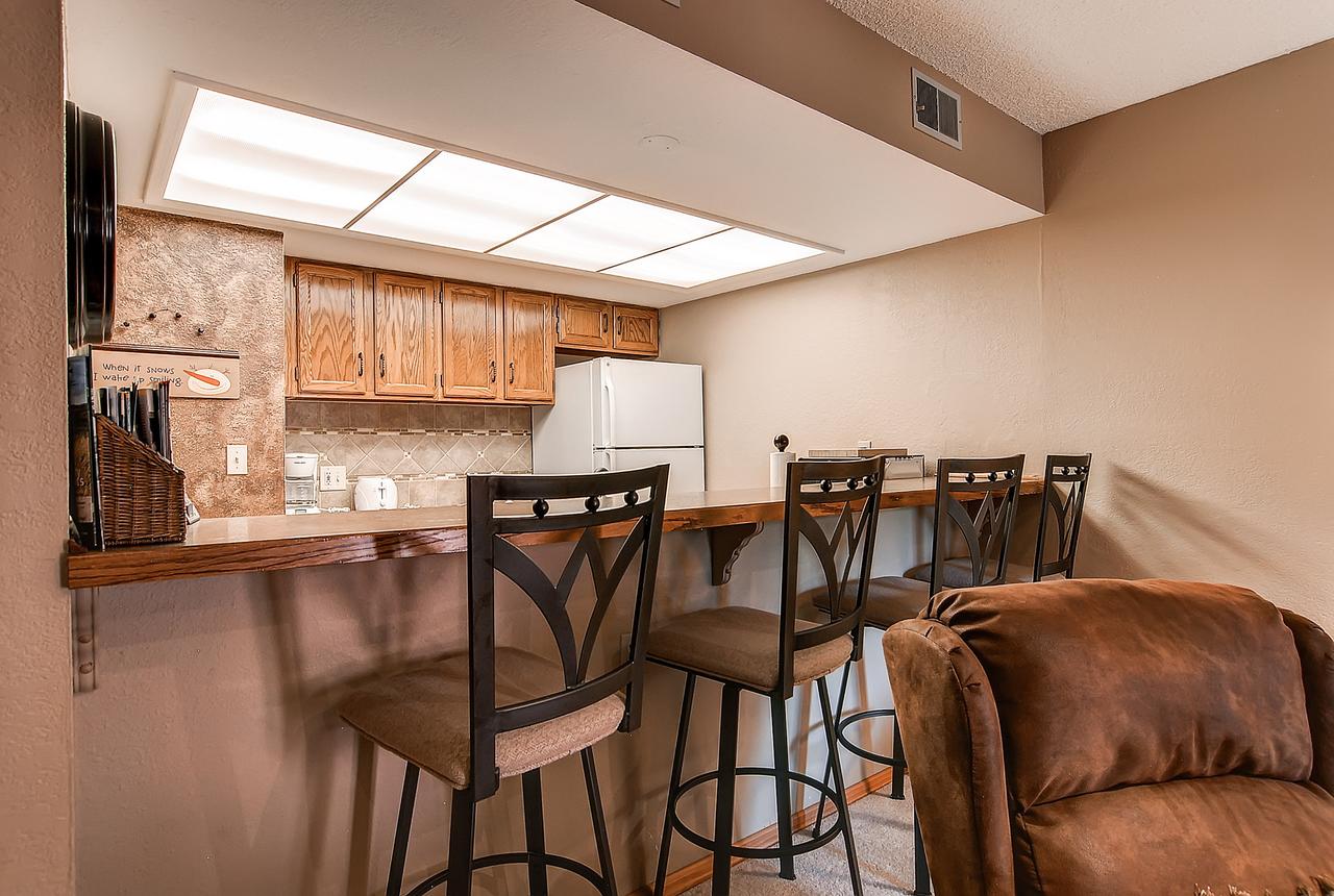 One-Bedroom Mountainside Condo A225 - thumb 18