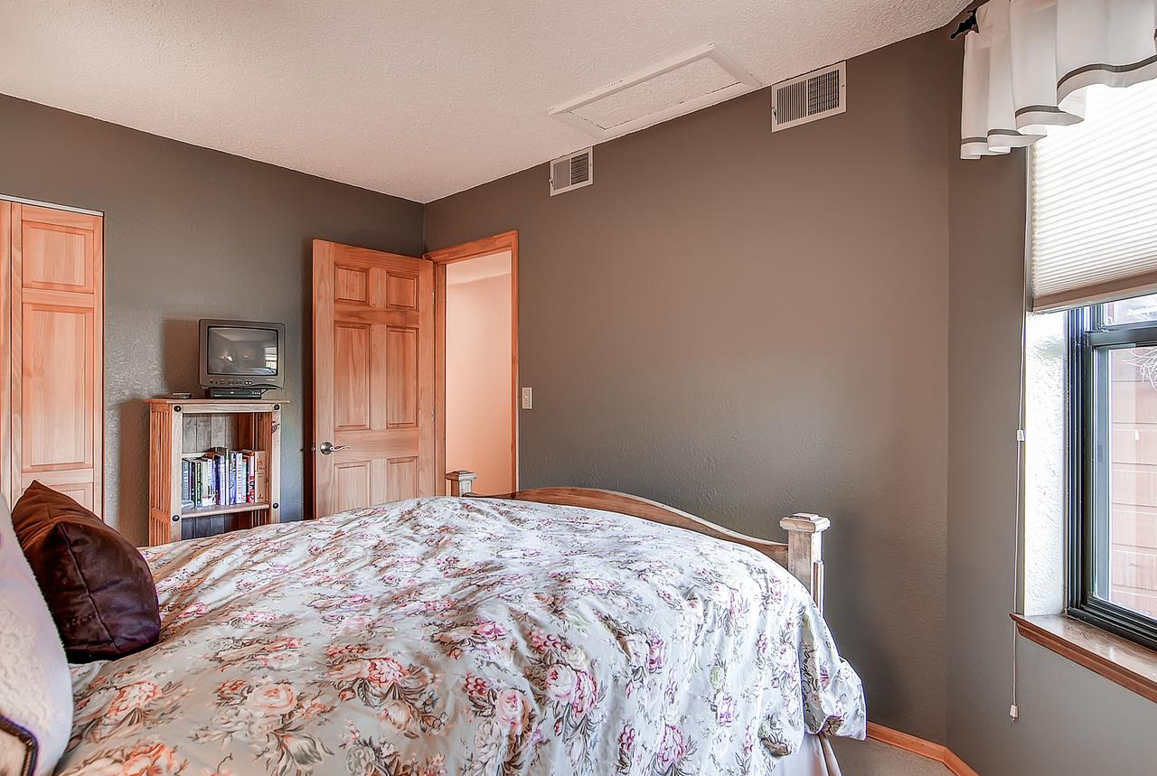 One-Bedroom Mountainside Condo A225 - thumb 21