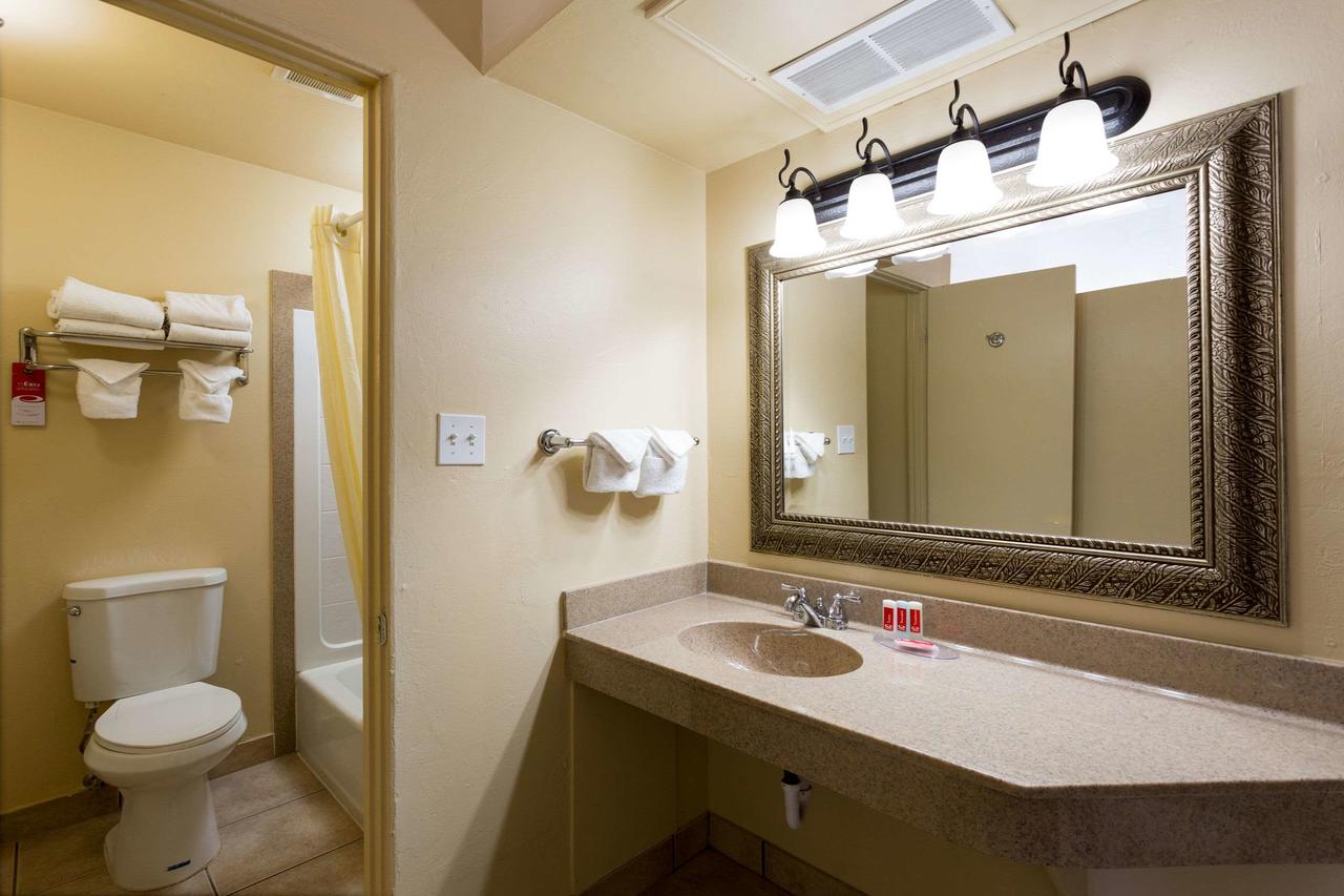 Econo Lodge Inn & Suites Durango - thumb 19