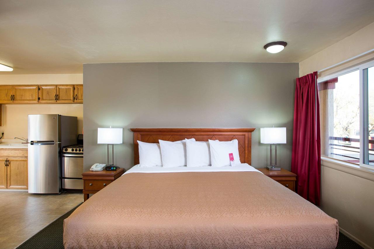 Econo Lodge Inn & Suites Durango - thumb 10