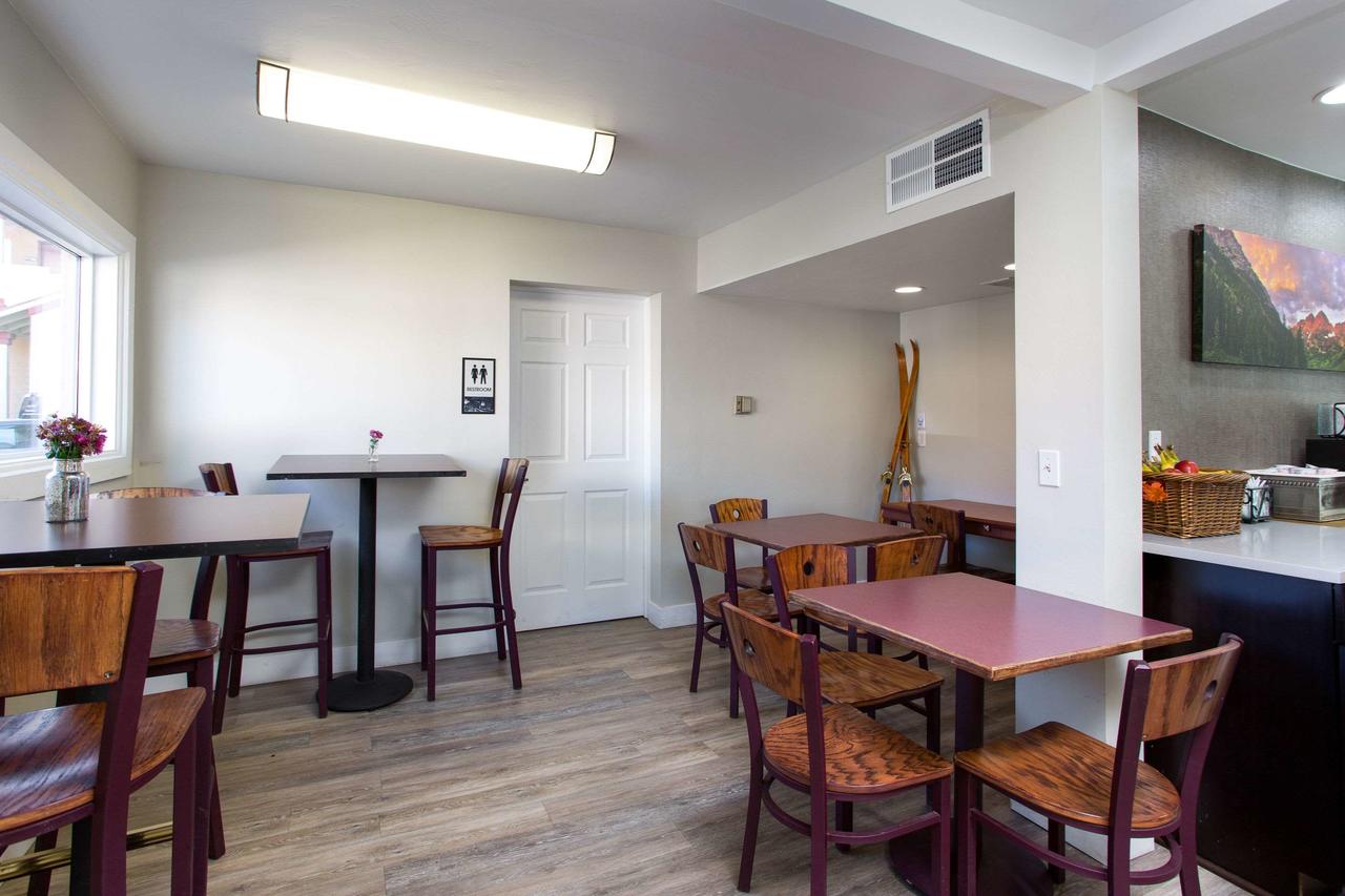 Econo Lodge Inn & Suites Durango - thumb 24