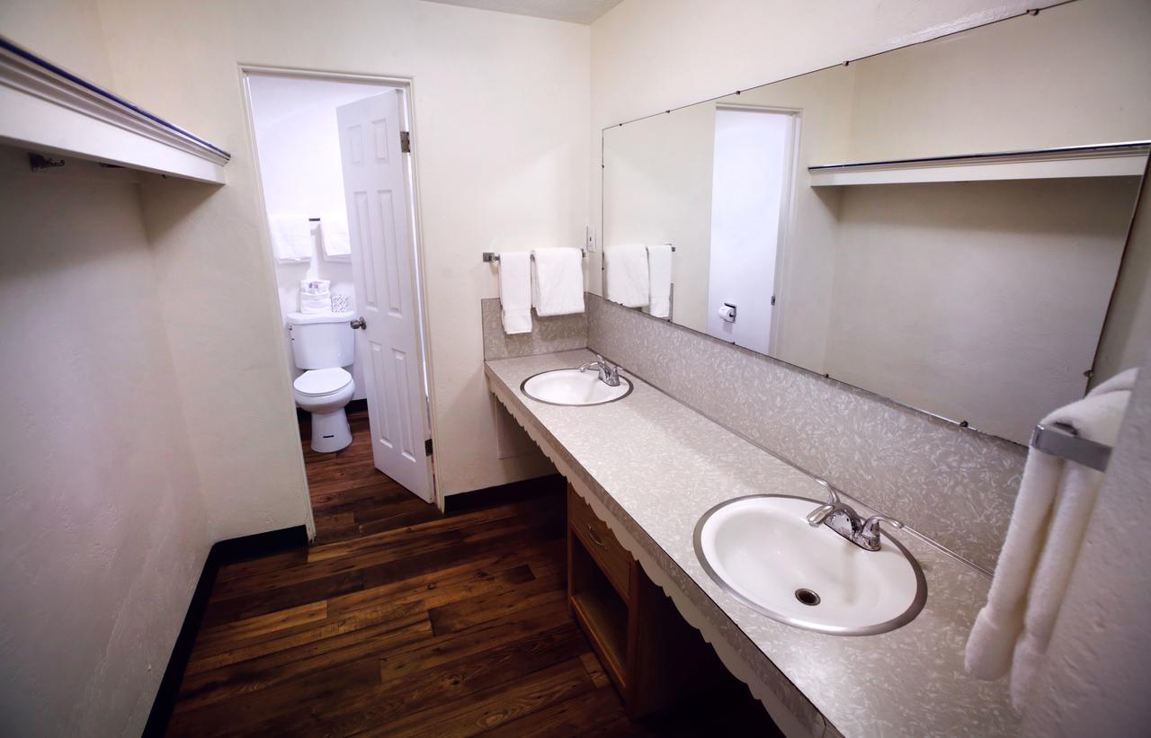 Spanish Trails Inn And Suites - thumb 7