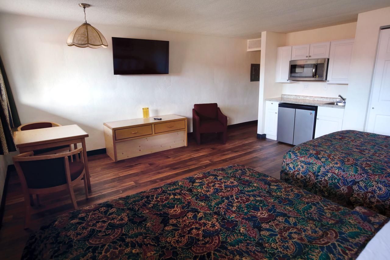Spanish Trails Inn And Suites - thumb 5