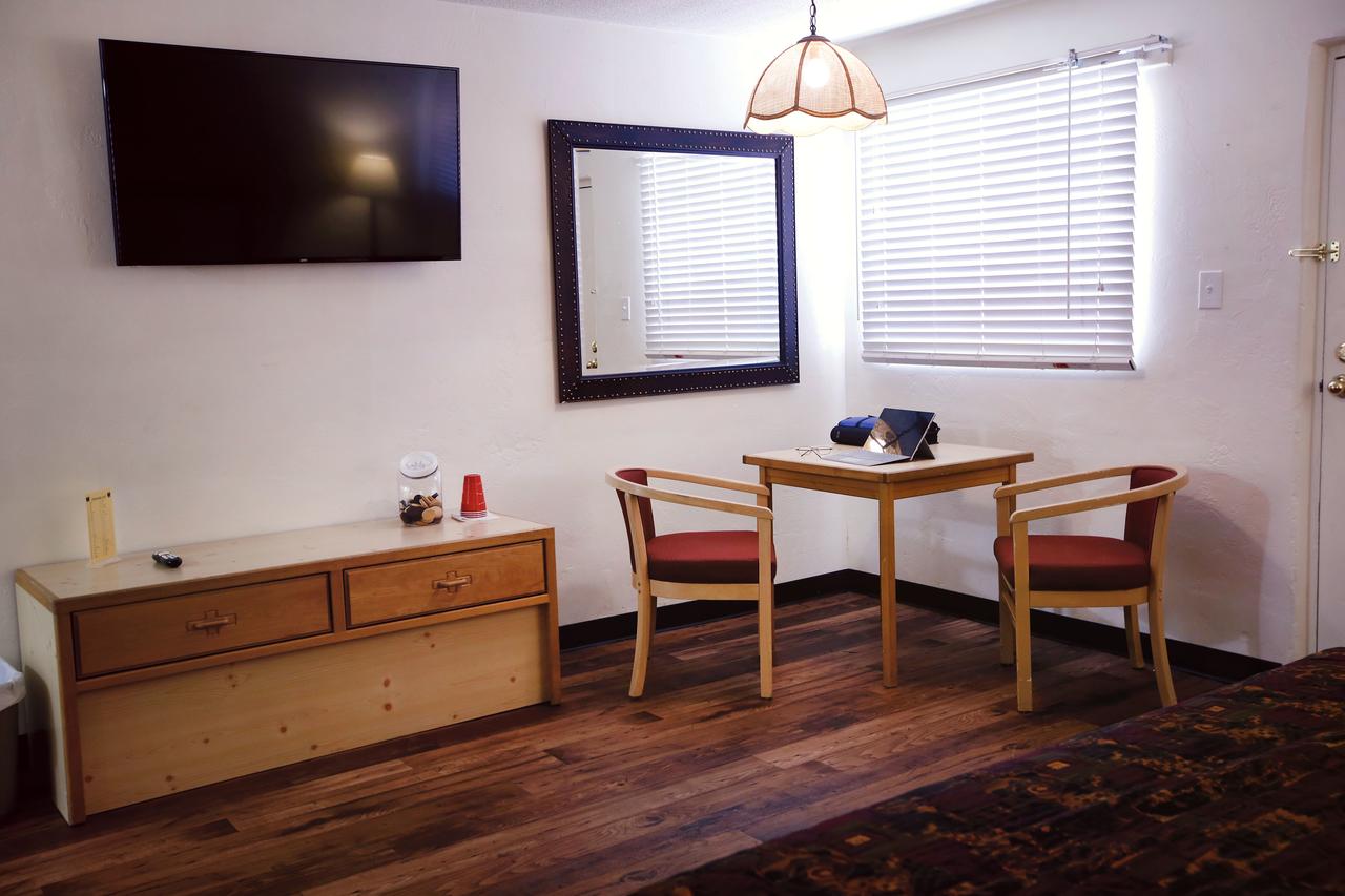 Spanish Trails Inn And Suites - thumb 10