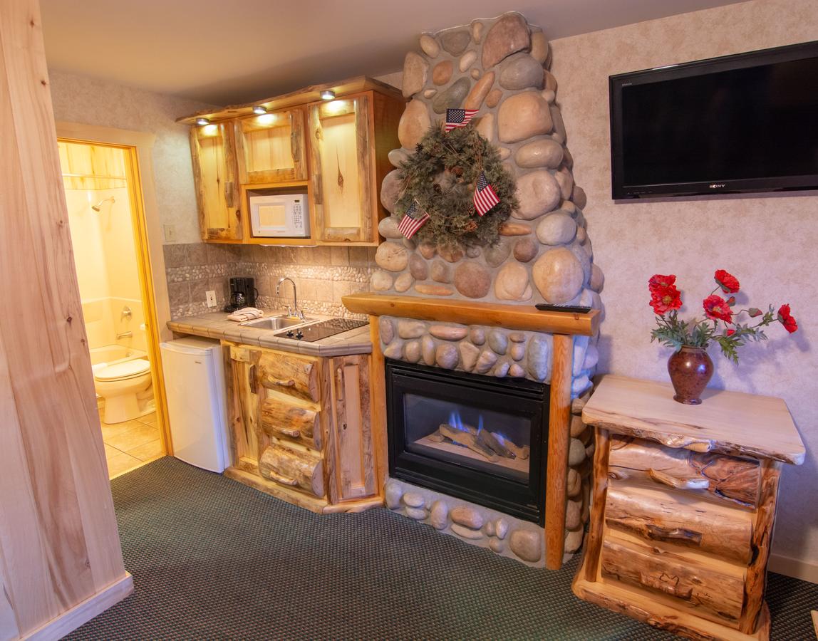 Spirit Lake Lodge & Snowmobile Rentals - thumb 7