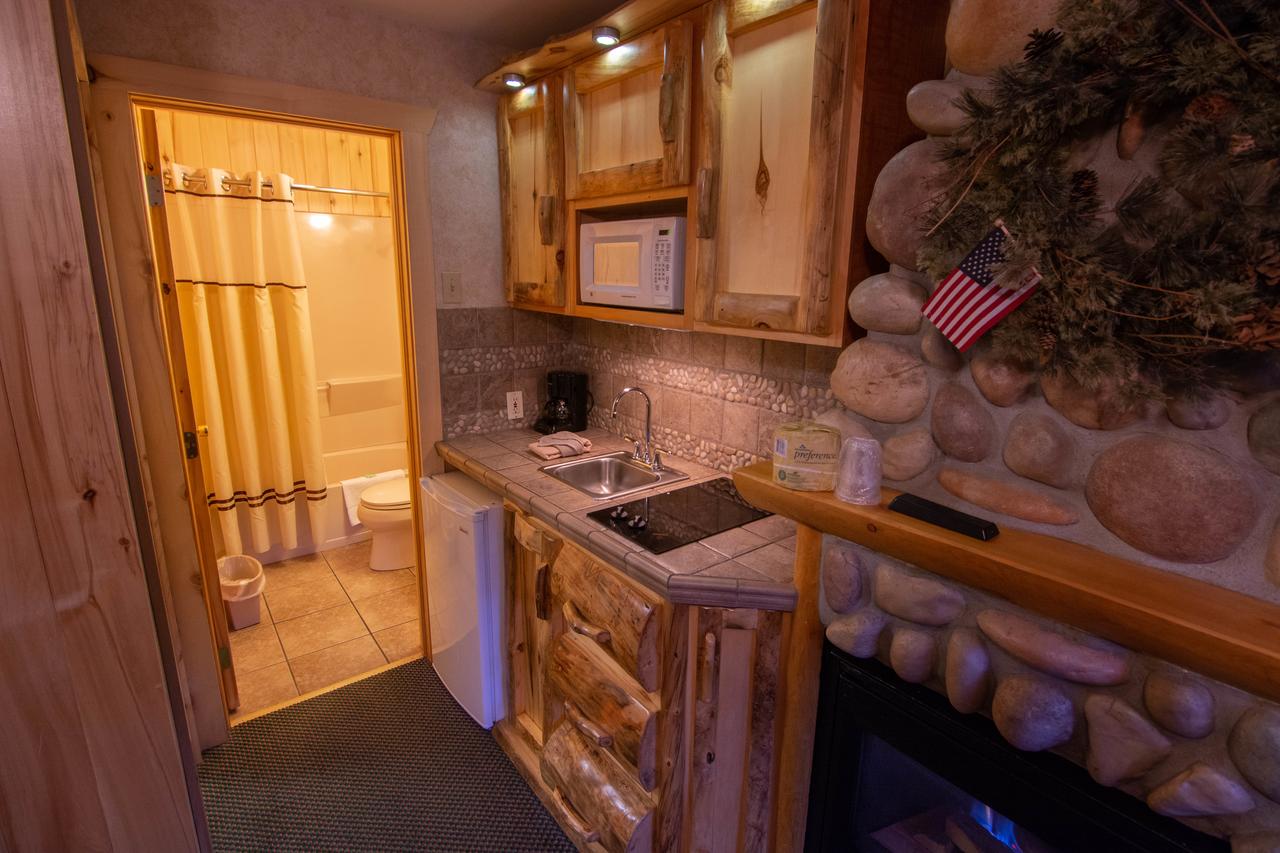 Spirit Lake Lodge & Snowmobile Rentals - thumb 6