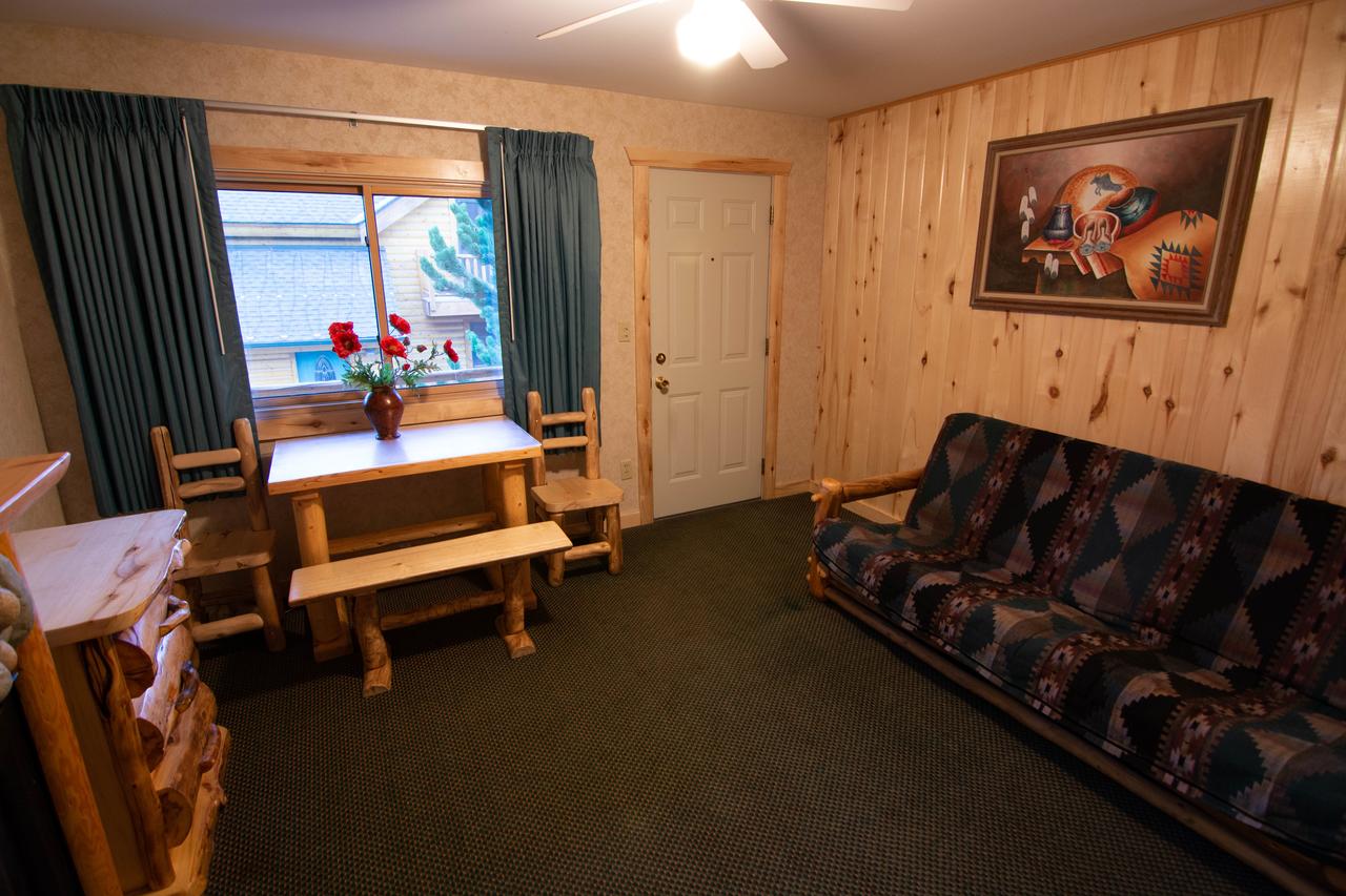 Spirit Lake Lodge & Snowmobile Rentals - thumb 5