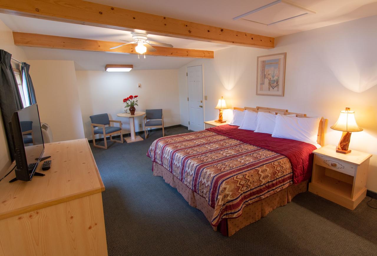 Spirit Lake Lodge & Snowmobile Rentals - thumb 15