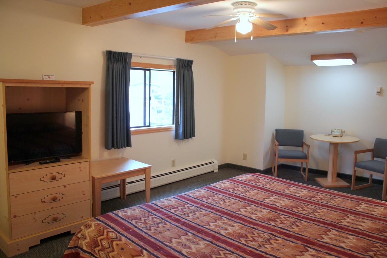 Spirit Lake Lodge & Snowmobile Rentals - thumb 20