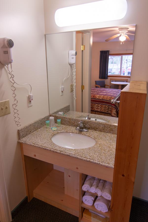 Spirit Lake Lodge & Snowmobile Rentals - thumb 16