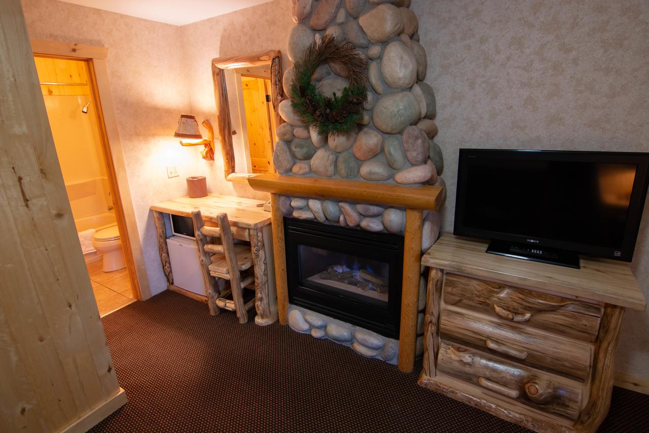 Spirit Lake Lodge & Snowmobile Rentals - thumb 8