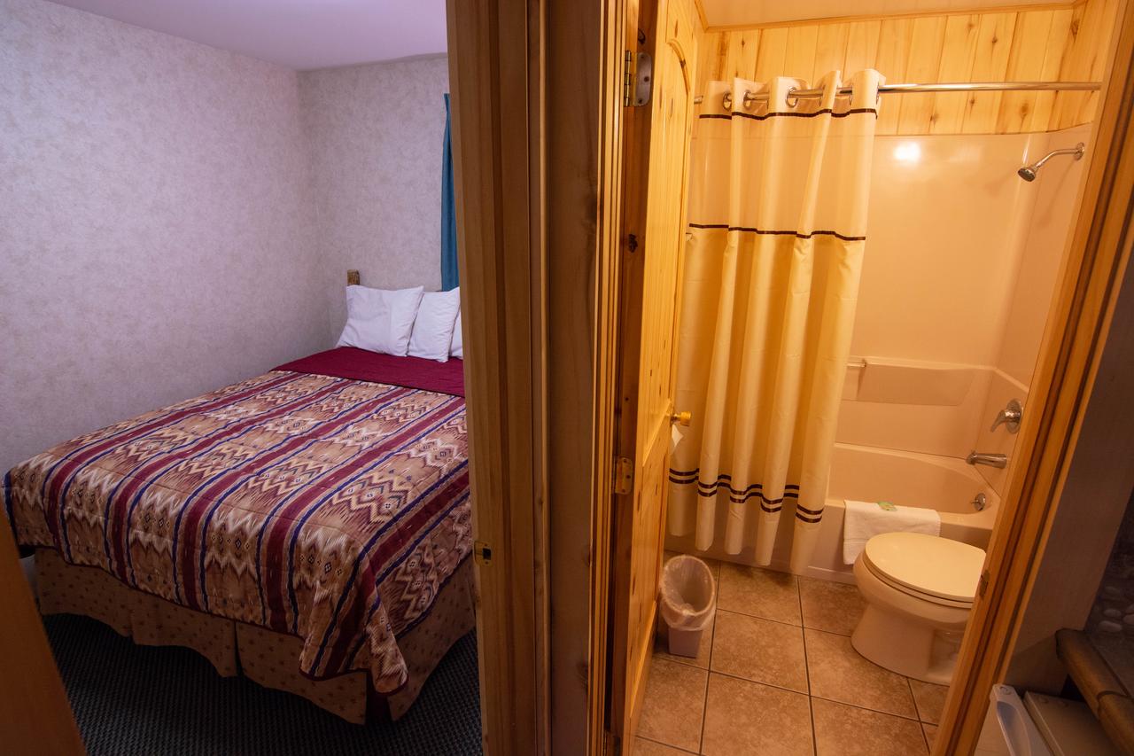 Spirit Lake Lodge & Snowmobile Rentals - thumb 10