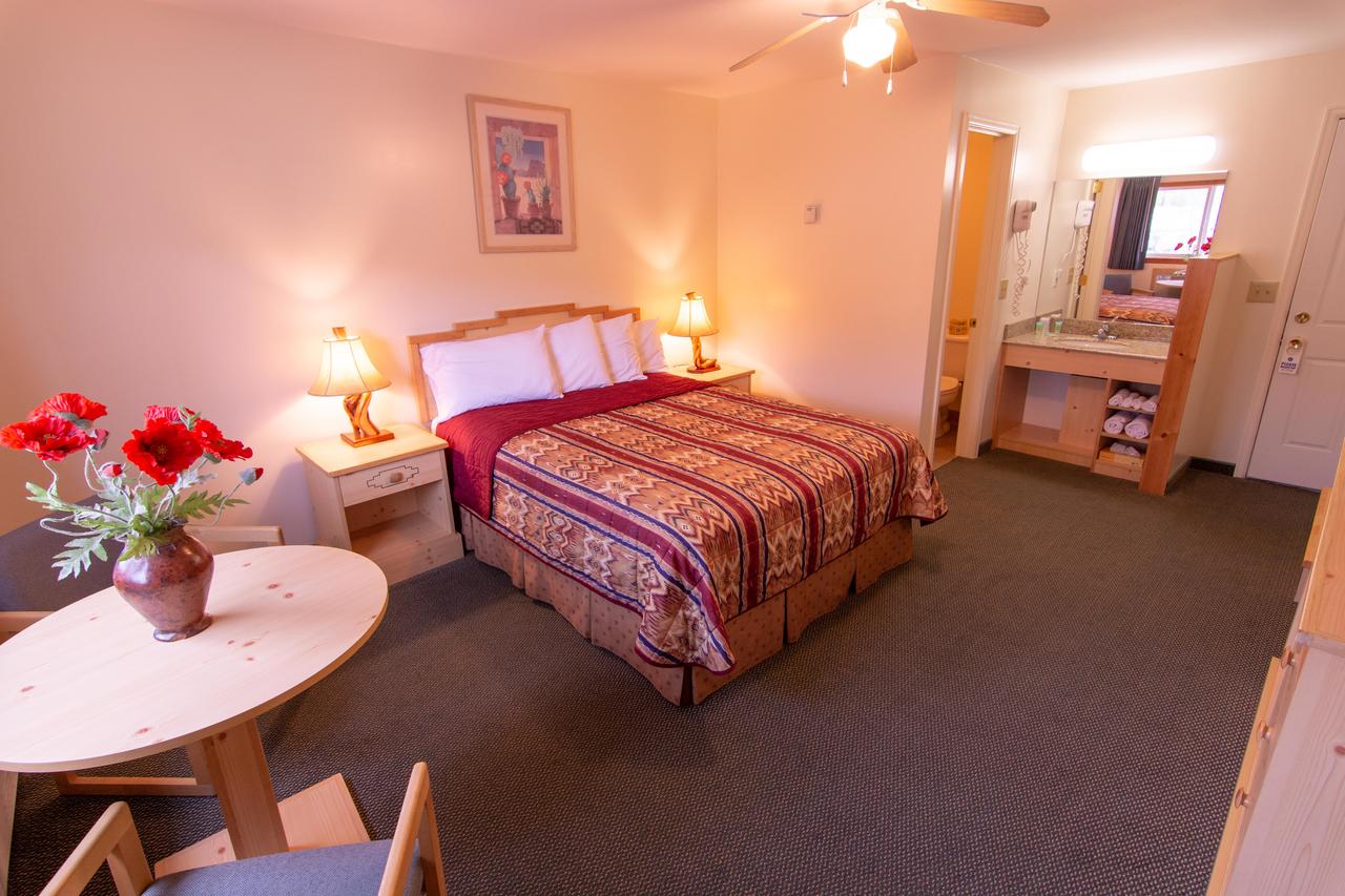 Spirit Lake Lodge & Snowmobile Rentals - thumb 17