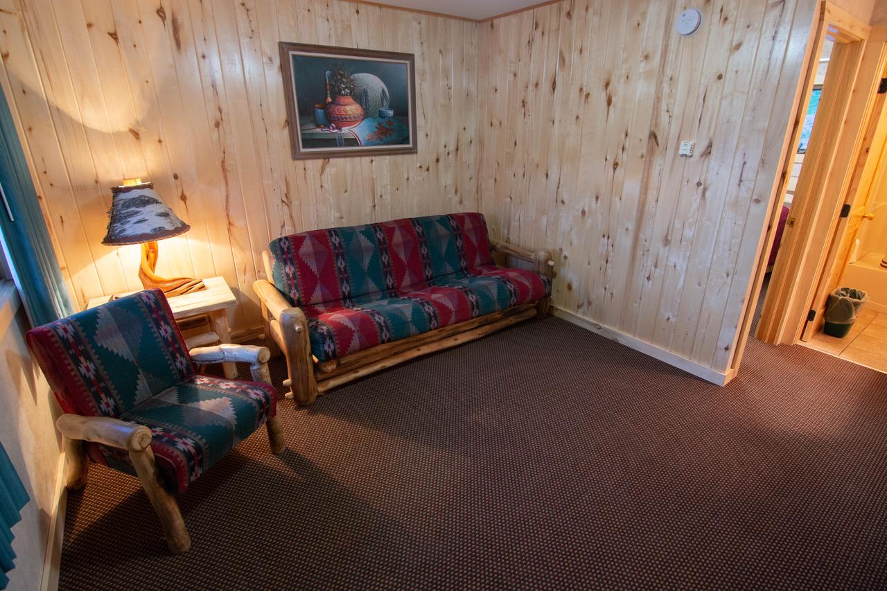 Spirit Lake Lodge & Snowmobile Rentals - thumb 9