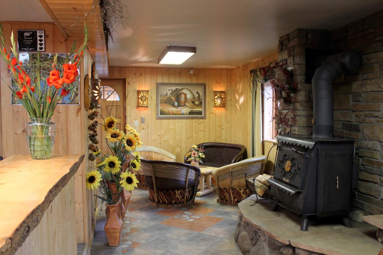 Spirit Lake Lodge & Snowmobile Rentals - thumb 1