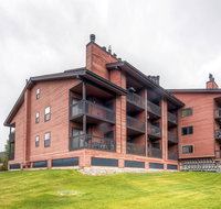 One-Bedroom Mountainside Condo D107 - Accommodation Seattle