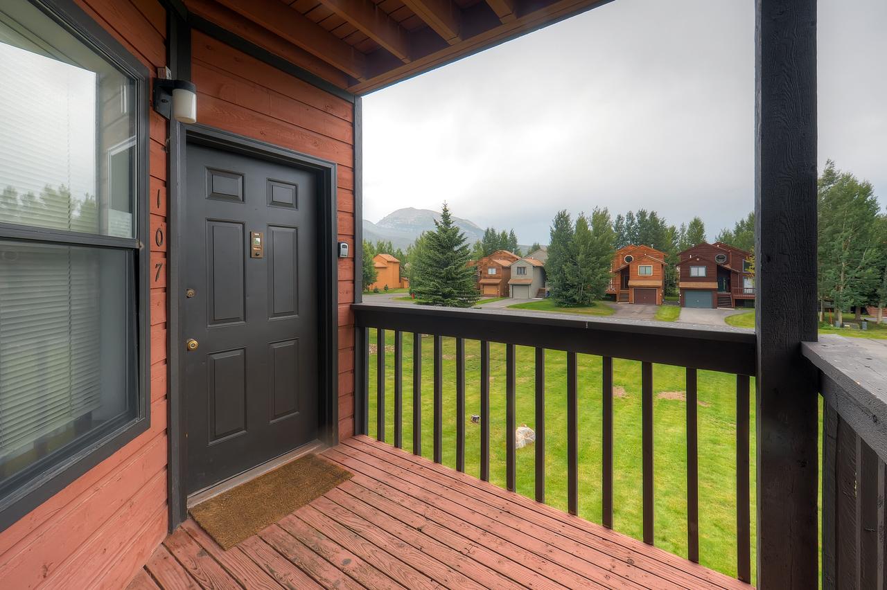 One-Bedroom Mountainside Condo D107 - thumb 10
