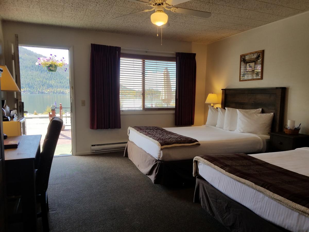 Western Riviera Lakeside Lodging - thumb 3