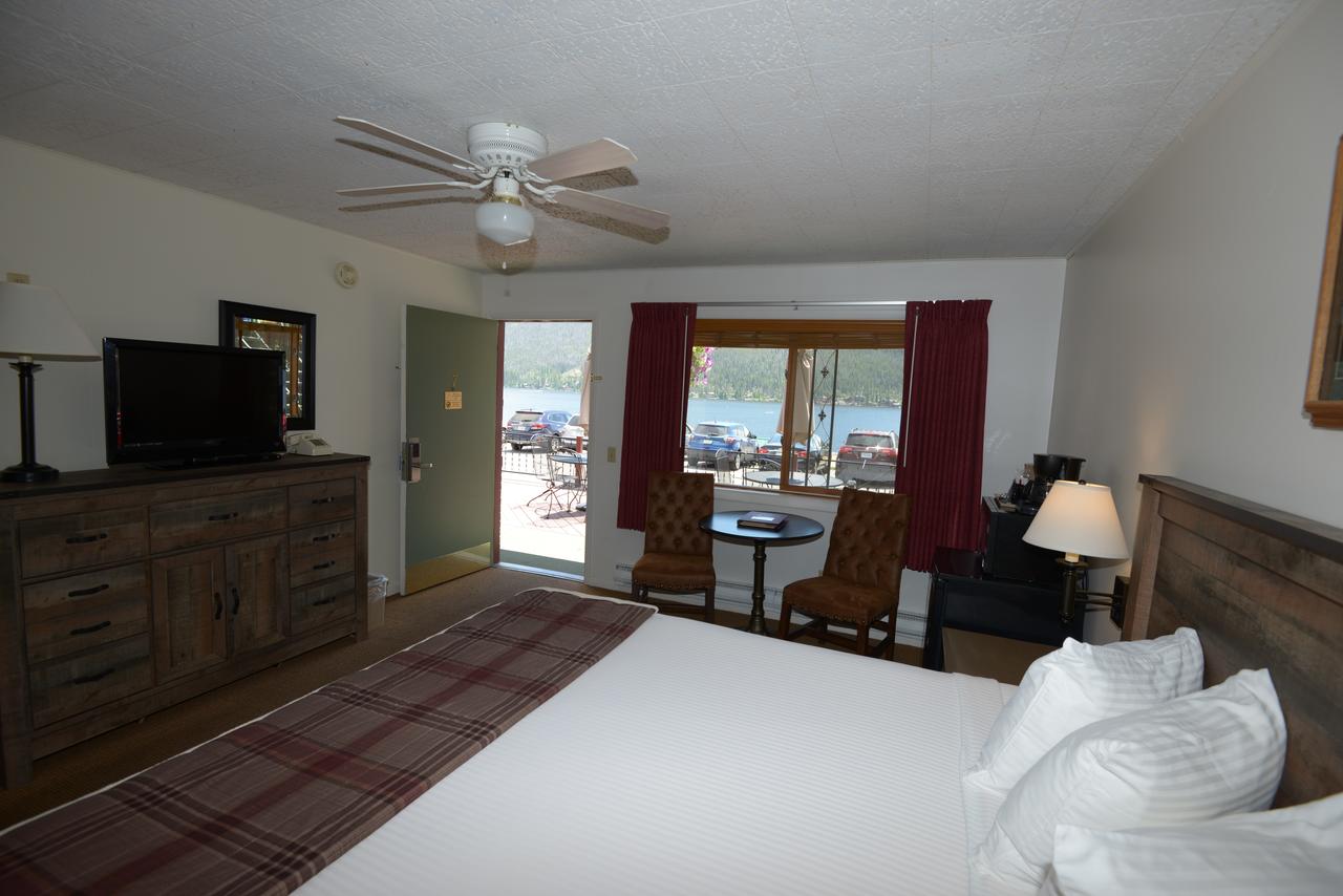 Western Riviera Lakeside Lodging - thumb 0