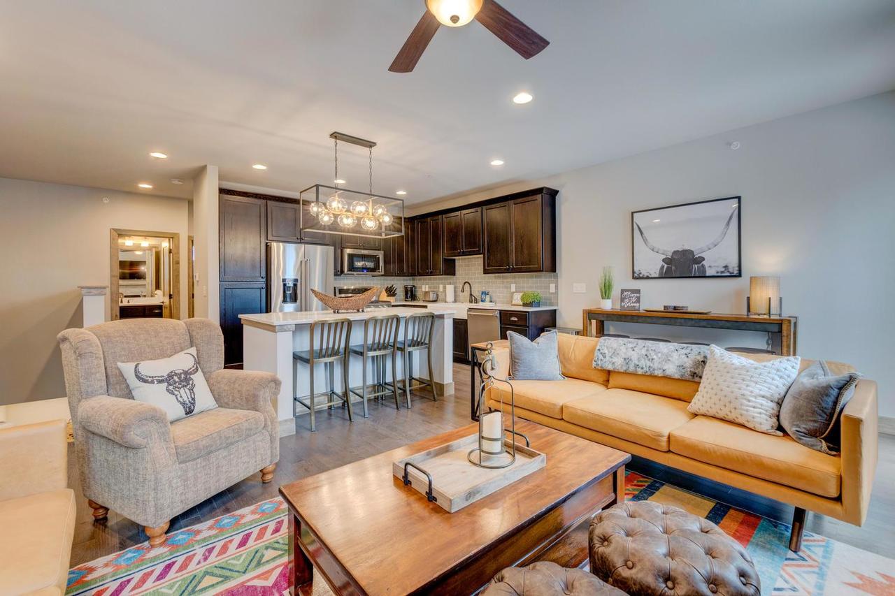 Downtown WP Luxury Chalet #139 Near Resort - Free Activities Daily And Shuttle - thumb 0