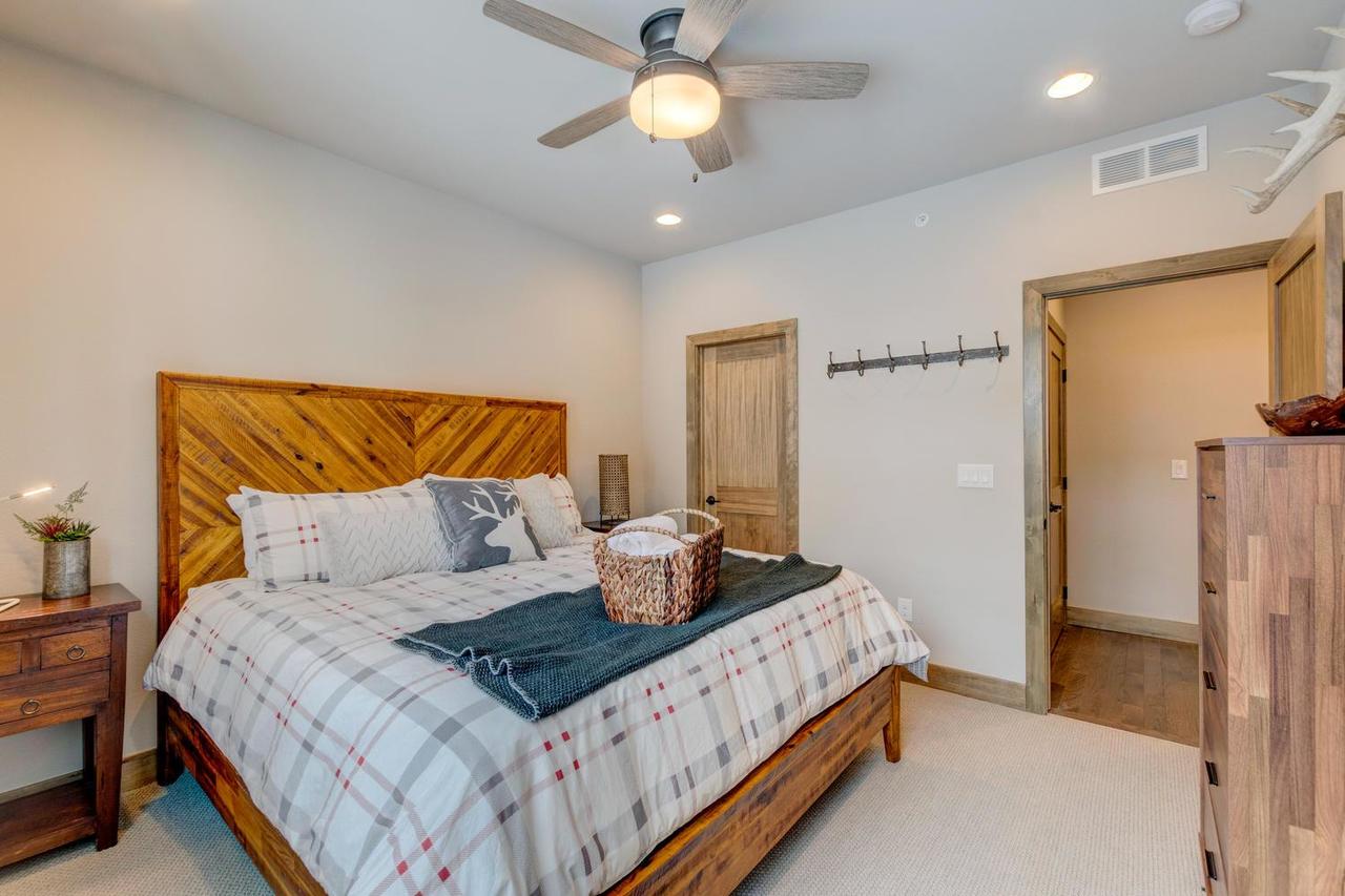 Downtown WP Luxury Chalet #139 Near Resort - Free Activities Daily And Shuttle - thumb 6