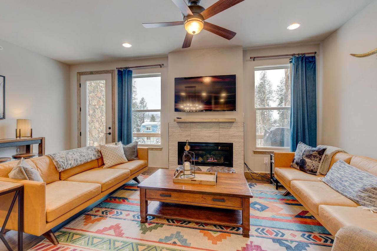 Downtown WP Luxury Chalet #139 Near Resort - Free Activities Daily And Shuttle - thumb 1