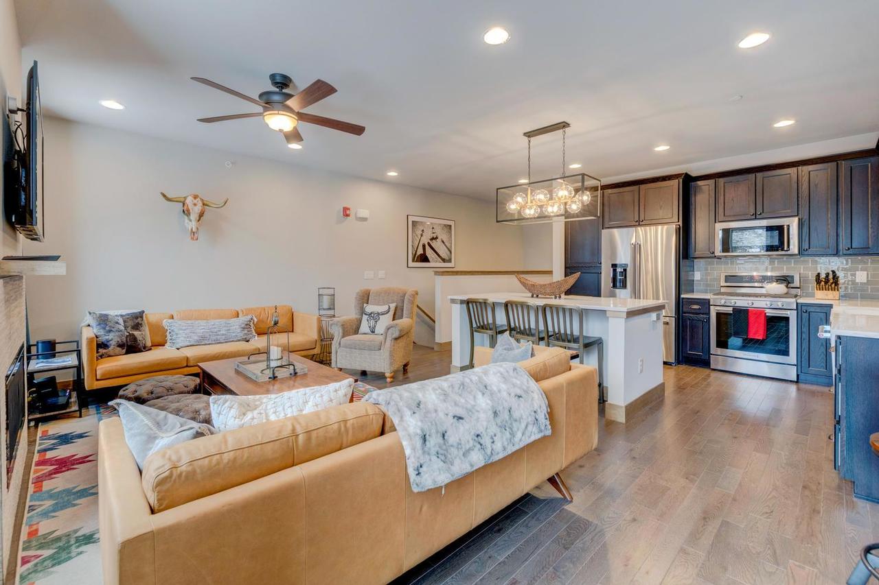 Downtown WP Luxury Chalet #139 Near Resort - Free Activities Daily And Shuttle - thumb 21